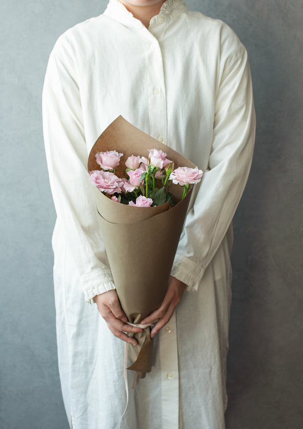 【香りの秋バラの定期便】2週に1度やってくるバラの花束 | バラにおぼれる30日間 La dolce vita 保科バラ園産 - &YOUKAEN (アンドユーカエン)