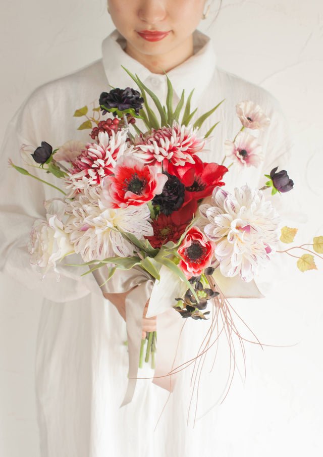 ウェディングブーケ】Girly-Pop 赤のアネモネで作るウェディングブーケ