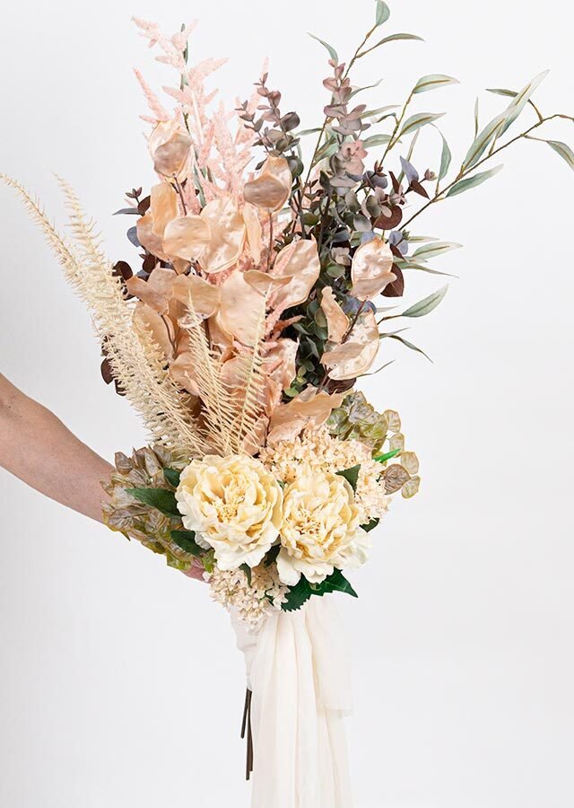 Wedding bouquet] Dry color wedding bouquet with boutonniere