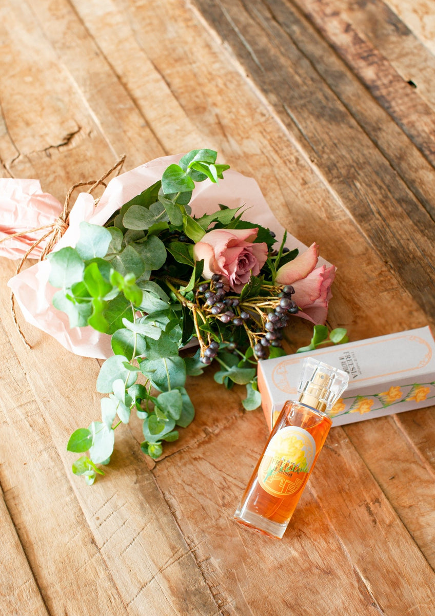 いい夫婦の日 花束と香水のセット「FREESIA AUTUMN ＆rose bouquet
