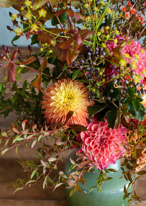 2024年敬老の日ギフト  秋のお花を使った 敬老の日限定・洋風のSpecial花束 「秋の粧い」【期間限定 敬老の日 フラワーアレンジメント】