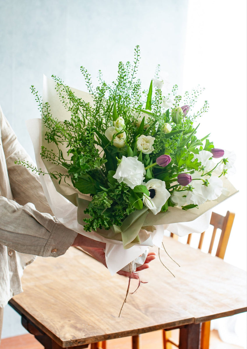 【1月限定の花束】旬をお届け！春のお花と新鮮なグリーンたっぷりの花束 – &YOUKAEN (アンドユーカエン)