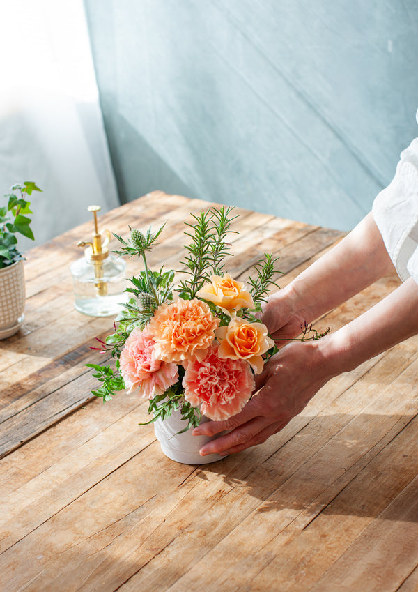 【母の日】アレンジメント - S - オレンジ | あたたかな光をお部屋に - &YOUKAEN (アンドユーカエン)