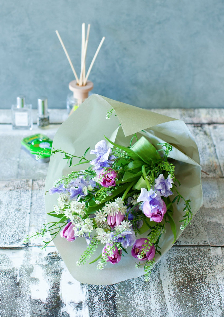 Spring Bouquet] Seasonal Bouquet with Sweet Peas and Tulips 