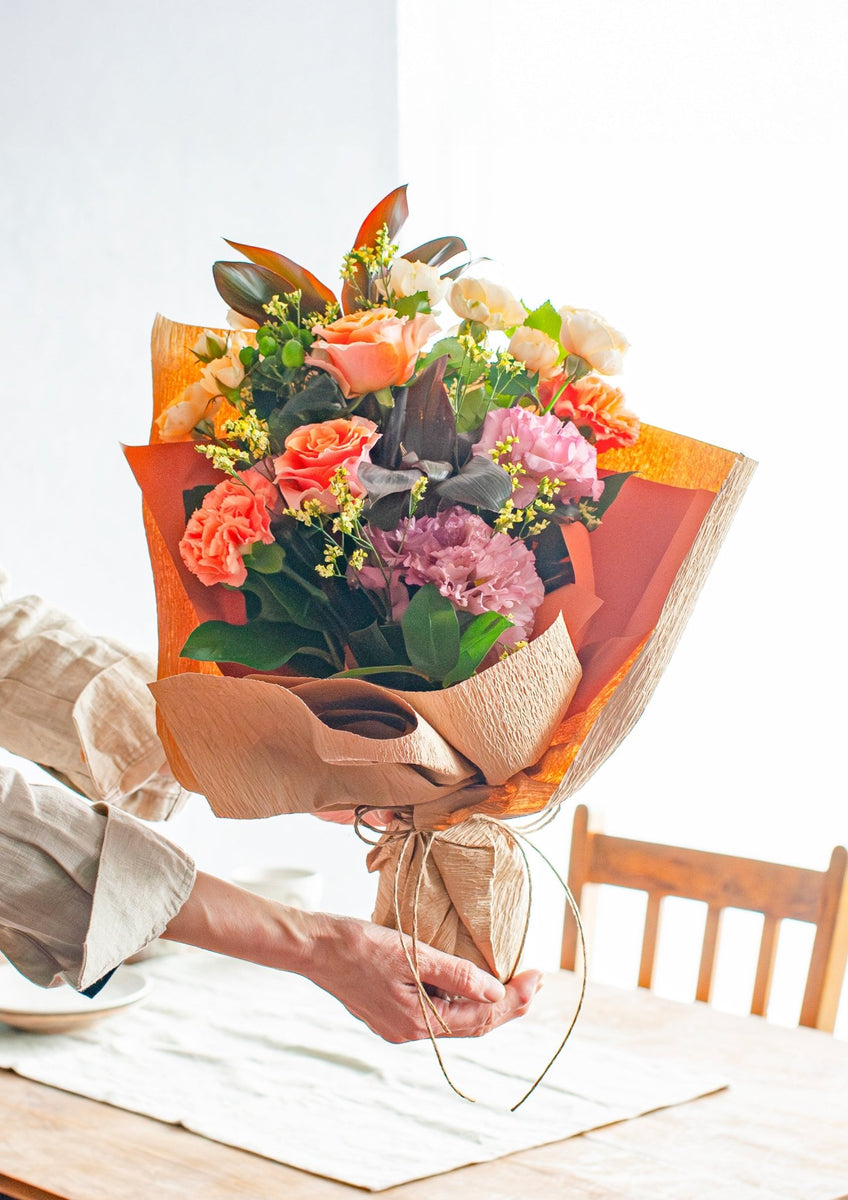 多彩な色の造花の花束 花束】落ち着いた色合い ナチュラルイエロー&オレンジ おしゃれな花束