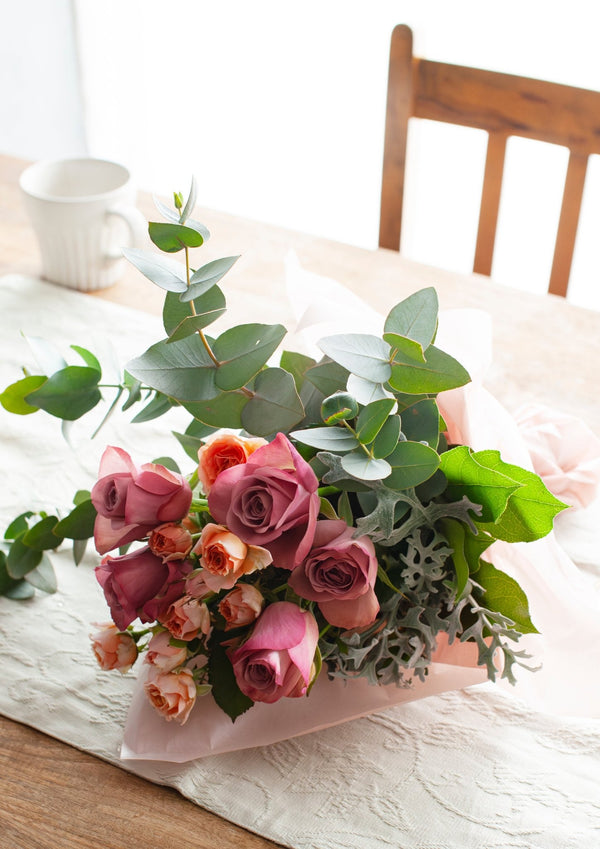 季節を愉しむローズブーケ 「roses roses」 幅20cm × 高さ30cm置き