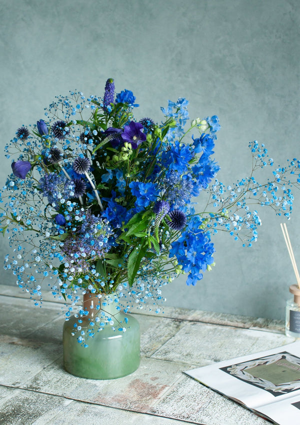 誕生日や結婚記念日に 期間限定 季節の花束「Lapis Blue」<ブルー&パープル>