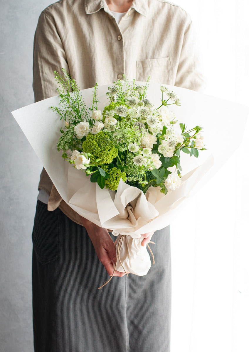 期間限定】白とグリーンの爽やかな初夏の花束ギフト「Brise Blanche