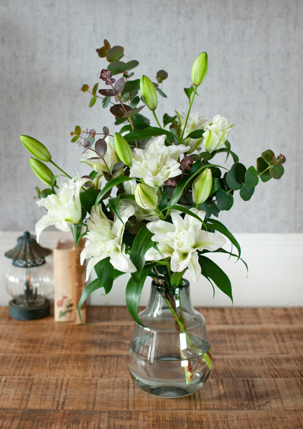 季節を贈るバースデーフラワー 12月「ユーカリとユリ」【ブーケ】