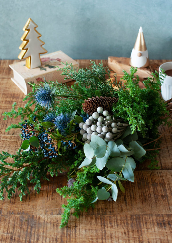 【クリスマス限定ギフト】フレッシュグリーンスワッグ「Blugge」【おしゃれな花束・ブーケ】