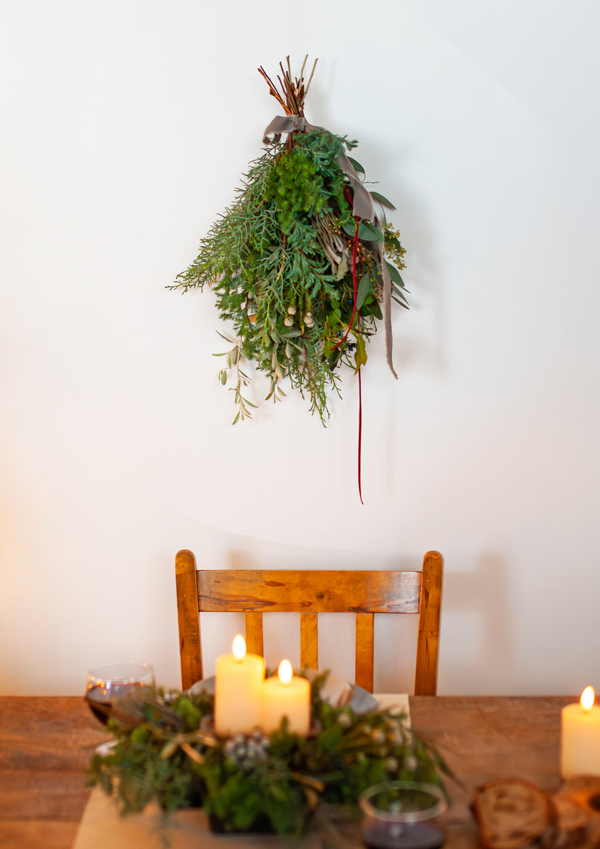 北欧の森を束ねるクリスマスウォールスワッグ｜壁にかけるだけで北欧