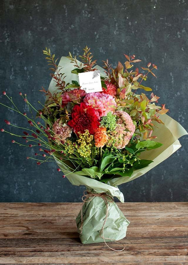 2024年敬老の日ギフト 秋のお花を使った花束「秋の華」 幅45cm×高さ60cm 【期間限定 敬老の日ギフト】