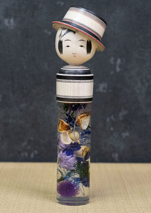 【コケシウム】こけしとハーバリウムの融合! かわいいお帽子付き ボウシウム シルクハットつき【ハーバリウム】