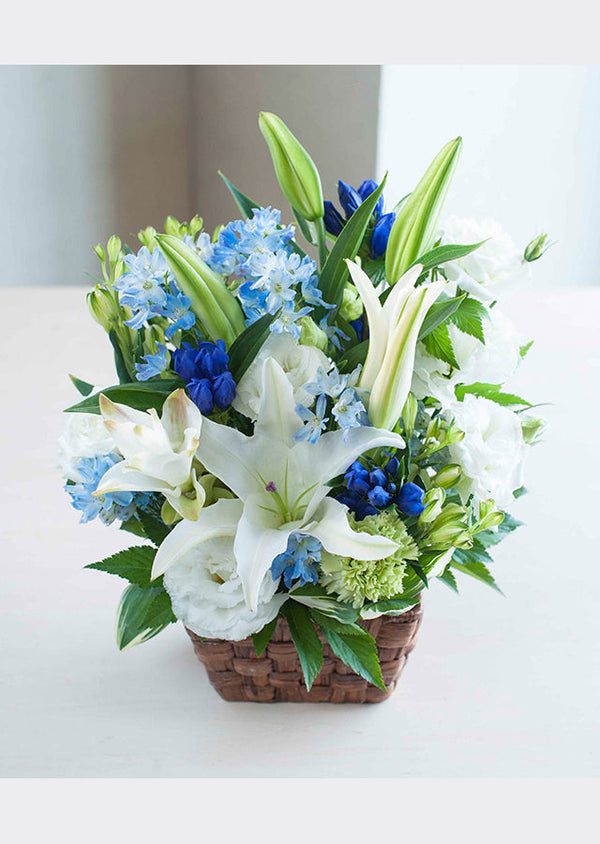 【おしゃれなお供え花】お供え花のアレンジメント 青 Sサイズ【アレンジメント】