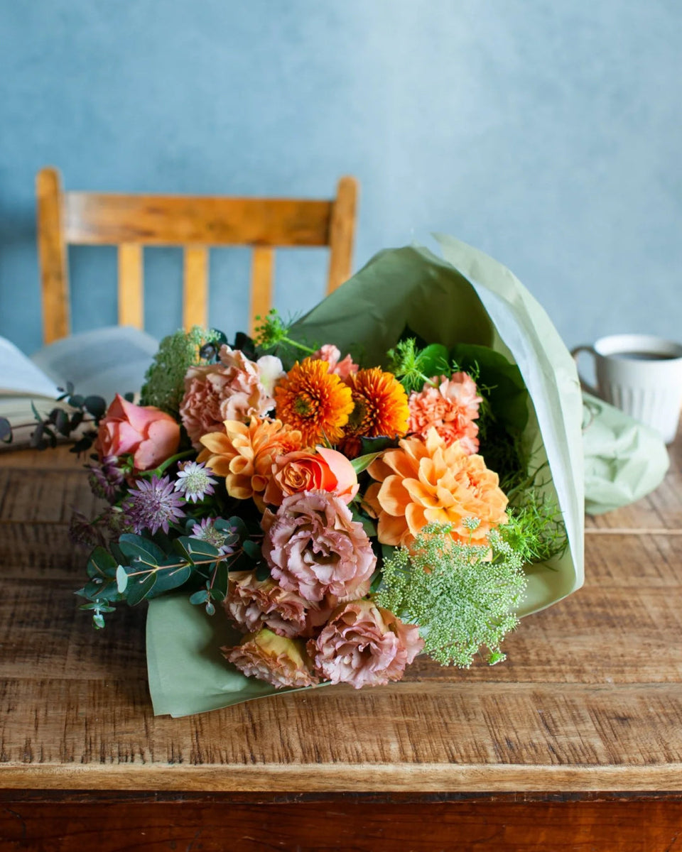 おしゃれな花束とブーケ。お祝いにおすすめのボリューム|花の通販 &YOUKAEN – &YOUKAEN (アンドユーカエン)