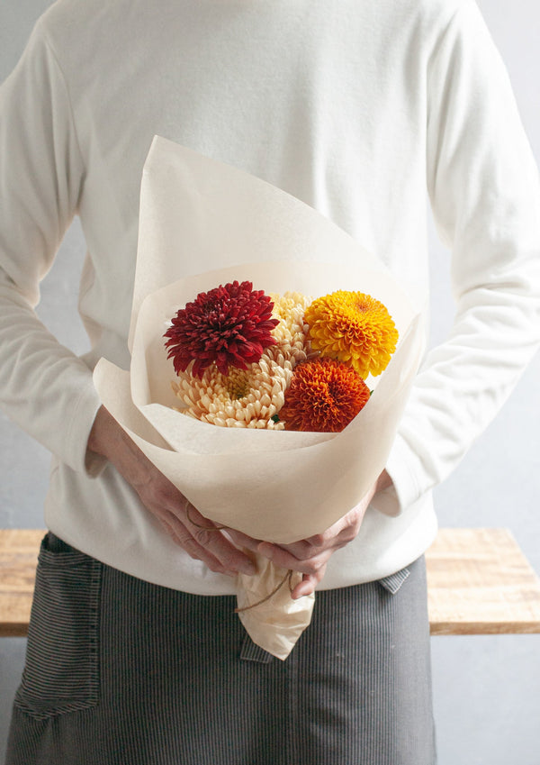 季節の花 50～60cm 「おまかせマムMIX ニュアンスカラー」 - &YOUKAEN (アンドユーカエン)