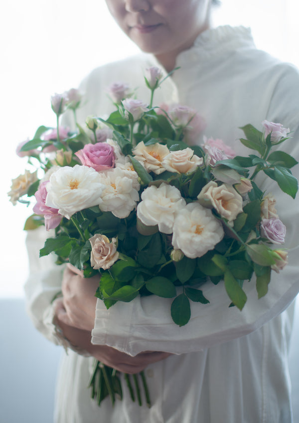 【香りの秋バラの定期便】2週に1度やってくるバラの花束 | バラにおぼれる30日間 La dolce vita 保科バラ園産 - &YOUKAEN (アンドユーカエン)