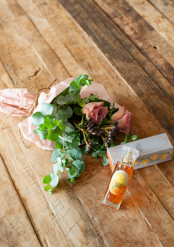 【週末限定】期間限定  花束と香水のセット「FREESIA AUTUMN ＆rose　bouquet＜dusty pink＞」【バラの花束】