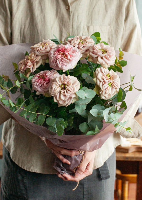 期間限定 いい夫婦の日 保科バラ園のバラを使った おしゃれな花束「avenir」