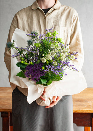 【2025年父の日の花束】季節の花束「アメジストグリーン」M ＜パープル＆グリーン＞