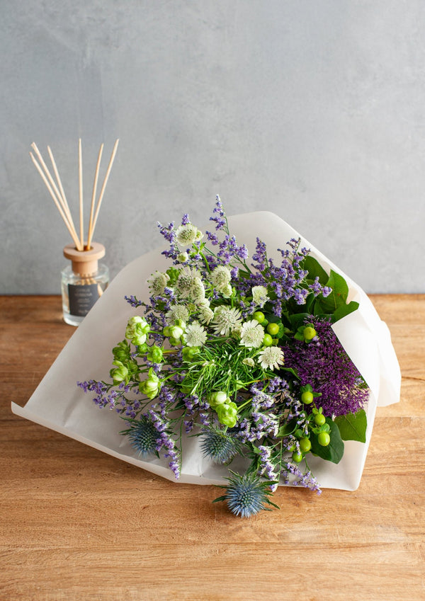 【2025年父の日の花束】季節の花束「アメジストグリーン」M ＜パープル＆グリーン＞ - &YOUKAEN (アンドユーカエン)