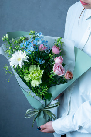 厳選した春の花束 自然の美しさをそのままに+花瓶付き | FlowerDiary - &YOUKAEN (アンドユーカエン)