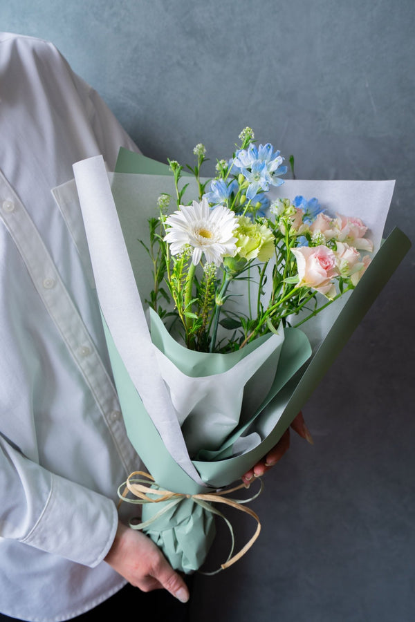 厳選した春の花束 自然の美しさをそのままに+花瓶付き | FlowerDiary - &YOUKAEN (アンドユーカエン)