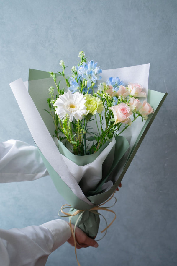 厳選した春の花束 自然の美しさをそのままに+花瓶付き | FlowerDiary - &YOUKAEN (アンドユーカエン)