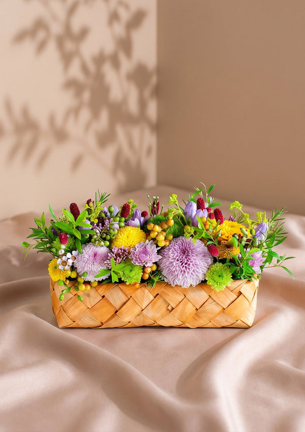 敬老の日 フラワーギフト「irodori」Mサイズ｜秋のお花で彩る、心温まる和風フラワーアレンジメント - &YOUKAEN (アンドユーカエン)