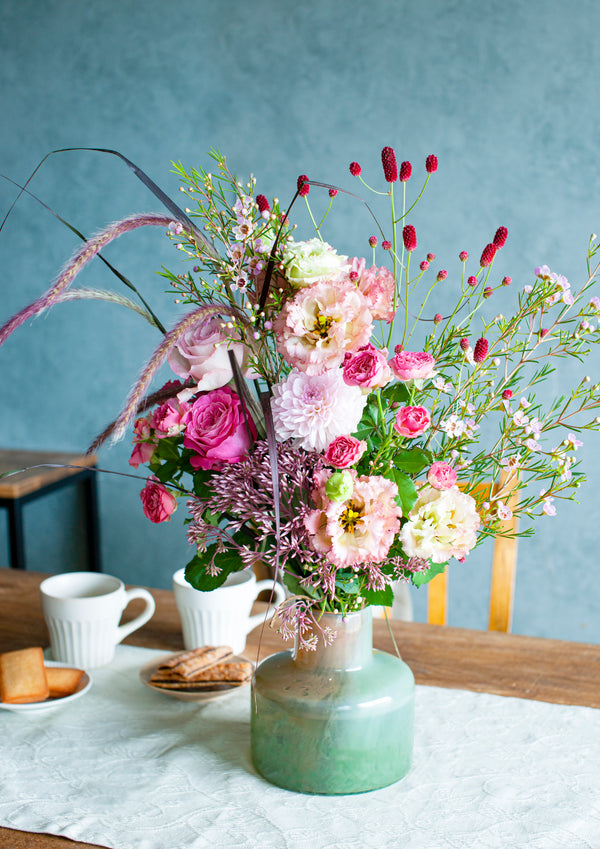 2024年敬老の日ギフト そのまま飾れる！ 秋のお花を使った 敬老の日限定・洋風の花束 「kurenai」 Mサイズ