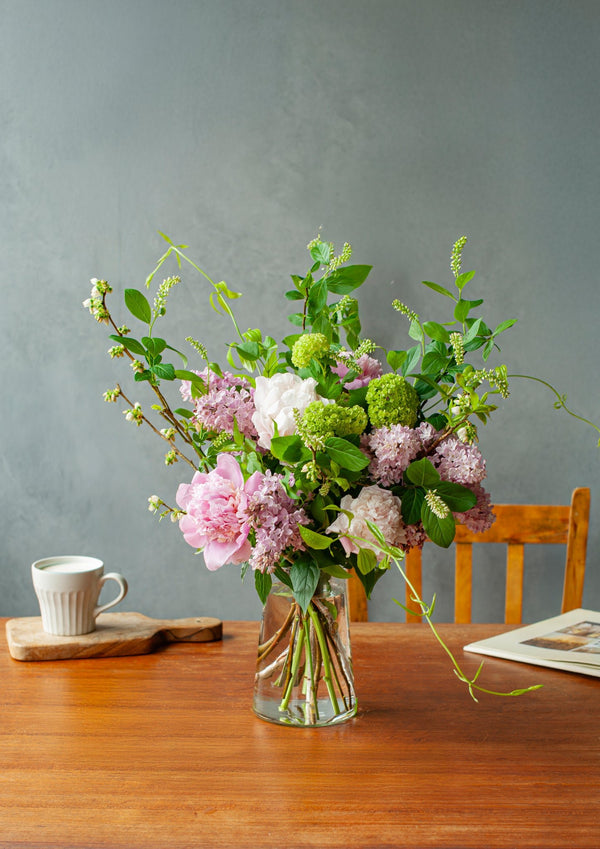 【期間限定】5月を届ける！香り華やぐ季節の花束「芍薬とライラック - fleur parfumée - 」 - &YOUKAEN (アンドユーカエン)