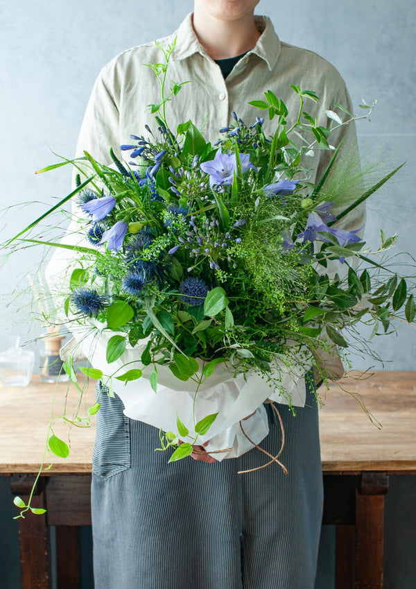 【期間限定】8月を届ける！季節の移ろいを愉しむ花束「Wistaria - ゆく夏の蒼 - 」 - &YOUKAEN (アンドユーカエン)