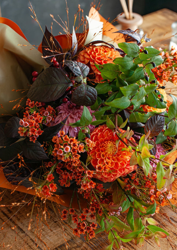 【期間限定】10月を届ける！旬のダリアを愉しむ秋晴れの花束 - &YOUKAEN (アンドユーカエン)