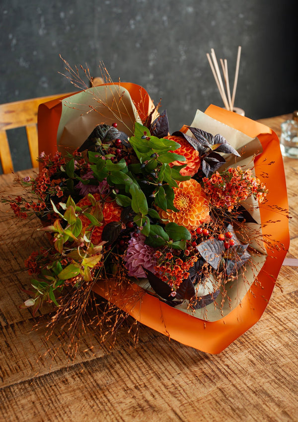 【期間限定】10月を届ける！旬のダリアを愉しむ秋晴れの花束 - &YOUKAEN (アンドユーカエン)