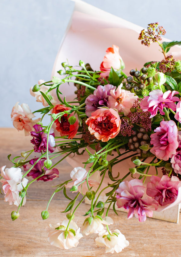 【期間限定】2月をお届け！春の気配を運ぶラナンキュラスの花束「petal joy」 - &YOUKAEN (アンドユーカエン)