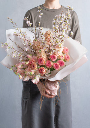 【期間限定】3月をお届け！春の門出を祝うさくら色の花束「spring mood」 - &YOUKAEN (アンドユーカエン)