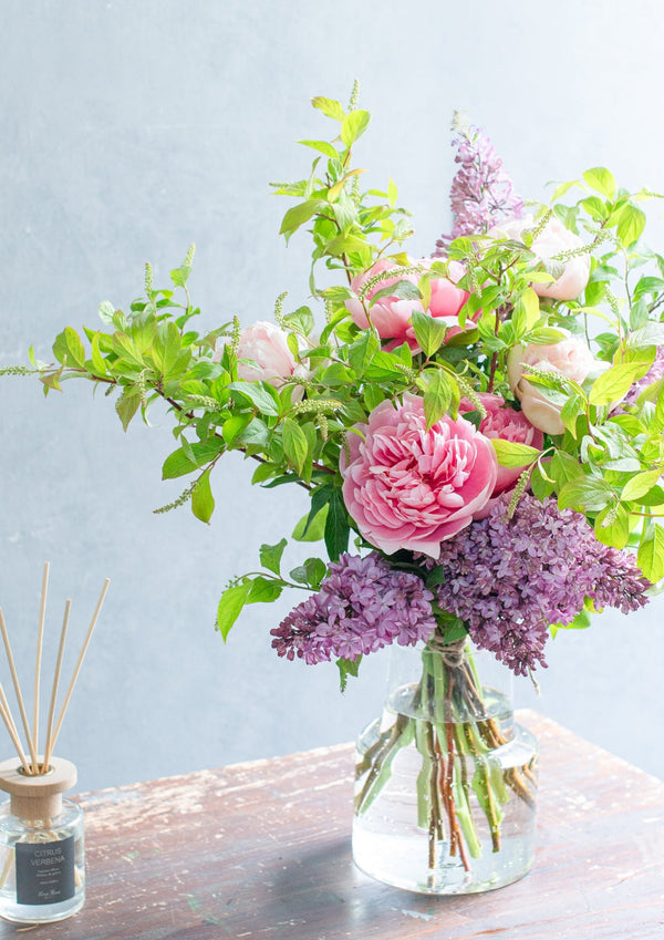 【期間限定】5月をお届け！初夏の風景を束ねた花束「芍薬とライラック - les parfums de mai - 」 - &YOUKAEN (アンドユーカエン)