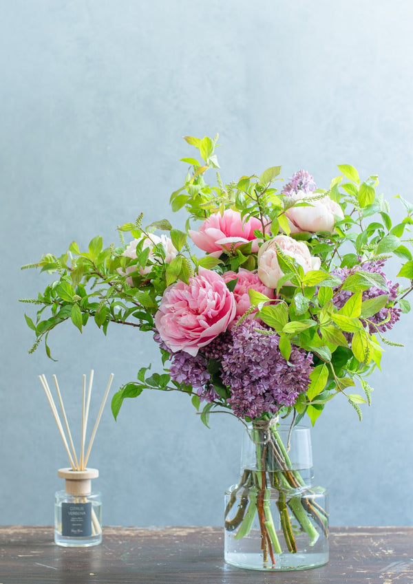 【期間限定】5月をお届け！初夏の風景を束ねた花束「芍薬とライラック - les parfums de mai - 」 - &YOUKAEN (アンドユーカエン)