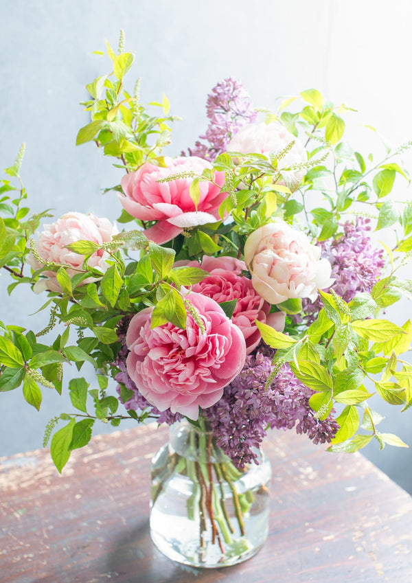 【期間限定】5月をお届け！初夏の風景を束ねた花束「芍薬とライラック - les parfums de mai - 」 - &YOUKAEN (アンドユーカエン)