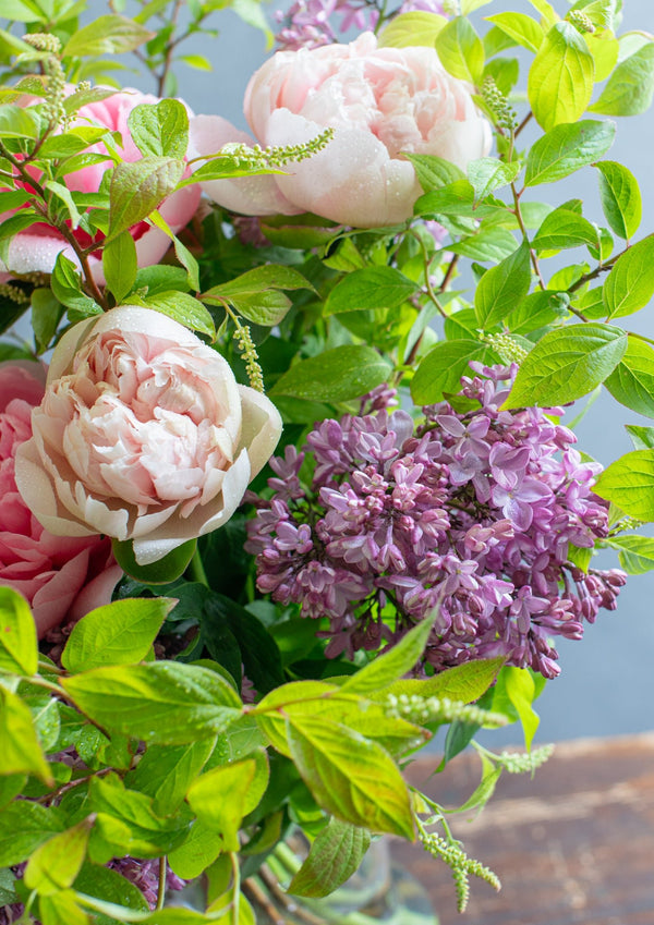 【期間限定】5月をお届け！初夏の風景を束ねた花束「芍薬とライラック - les parfums de mai - 」 - &YOUKAEN (アンドユーカエン)