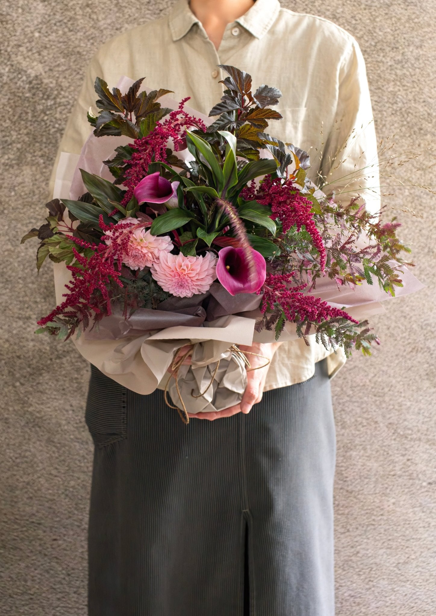 秋が深まる大人の花束。「ベルベットカラーの秋色ブーケ」Mサイズ｜誕生日・記念日に