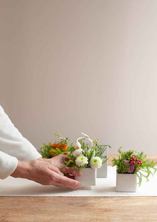 おめでたい新年のBOX卓上アレンジメント Sサイズ「円 - en - 」【2026年 迎春ギフト】 - &YOUKAEN (アンドユーカエン)