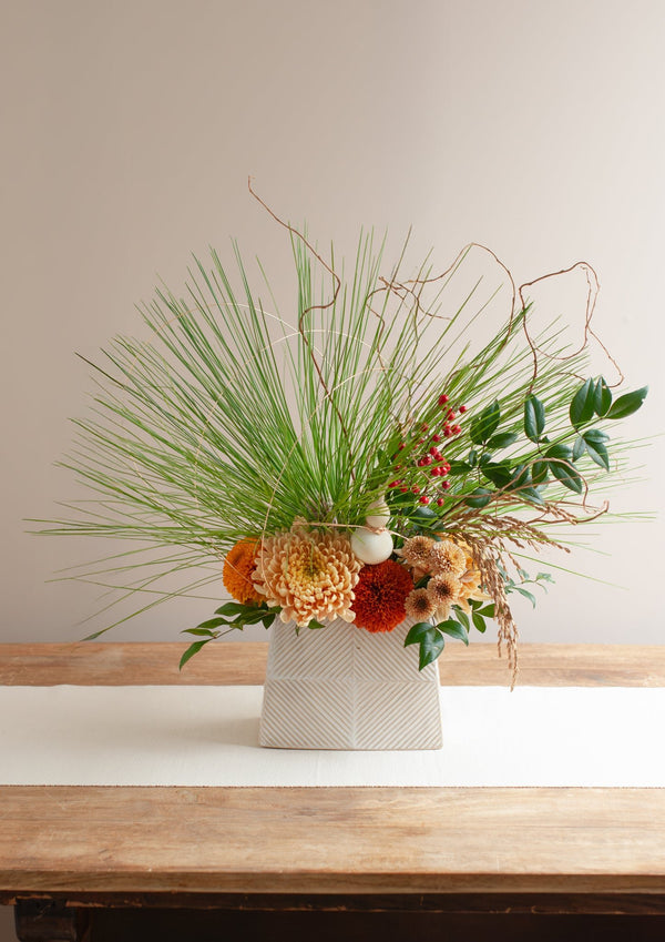 おめでたい新年の卓上アレンジメント Mサイズ「寿 - kotobuki - 」【2026年 迎春ギフト】 - &YOUKAEN (アンドユーカエン)