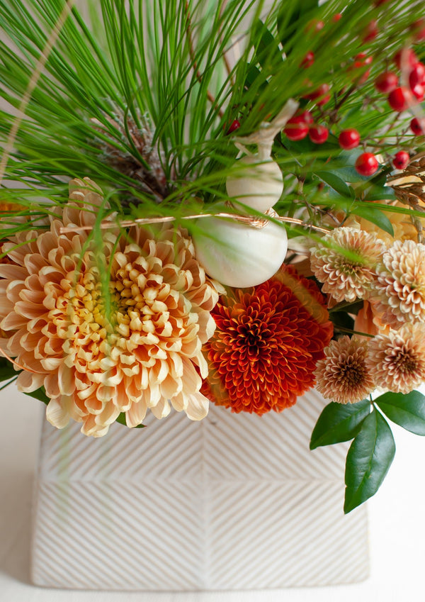 おめでたい新年の卓上アレンジメント Mサイズ「寿 - kotobuki - 」【2026年 迎春ギフト】 - &YOUKAEN (アンドユーカエン)