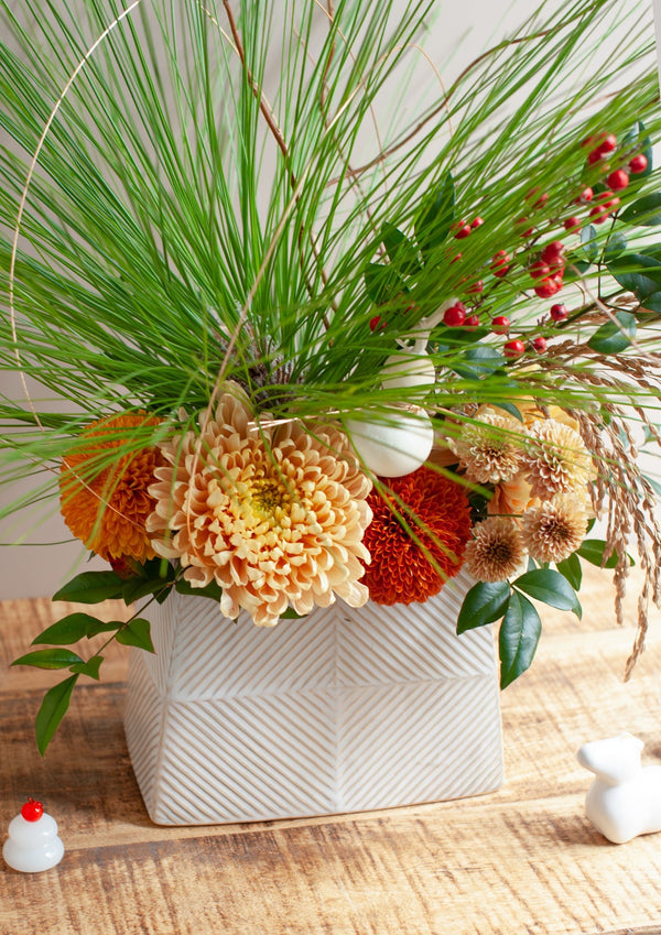 おめでたい新年の卓上アレンジメント Mサイズ「寿 - kotobuki - 」【2026年 迎春ギフト】 - &YOUKAEN (アンドユーカエン)