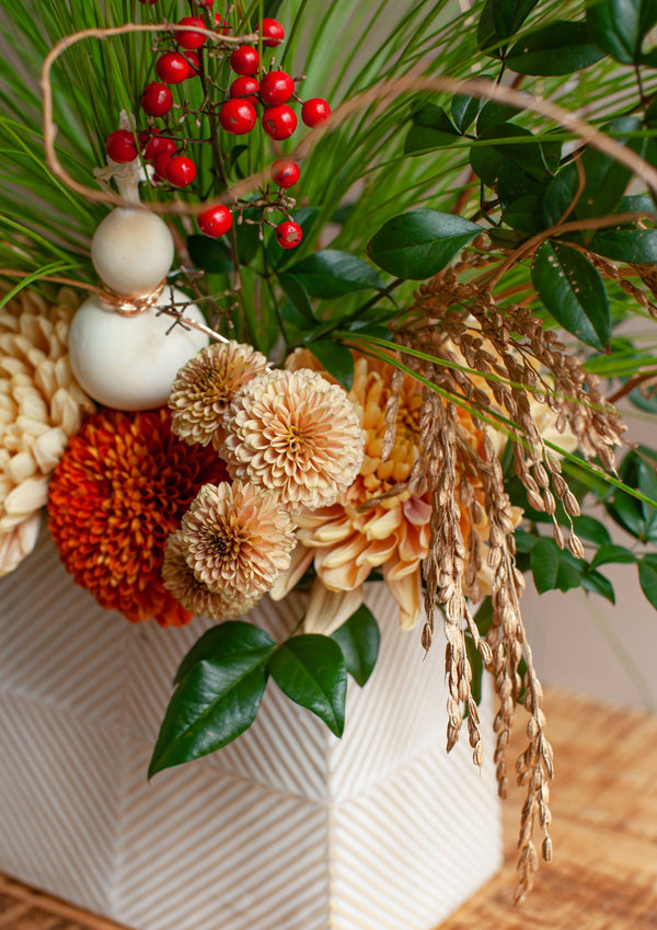 おめでたい新年の卓上アレンジメント Mサイズ「寿 - kotobuki - 」【2026年 迎春ギフト】 - &YOUKAEN (アンドユーカエン)