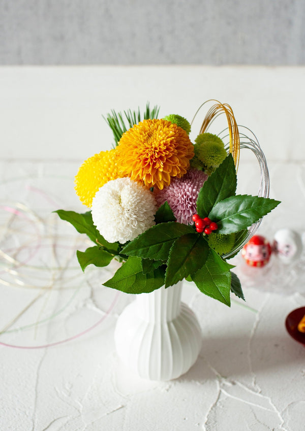 【お正月アレンジメント】瑞々しい新年を迎える花束 「HANAてまり」【正月のおしゃれなお花】