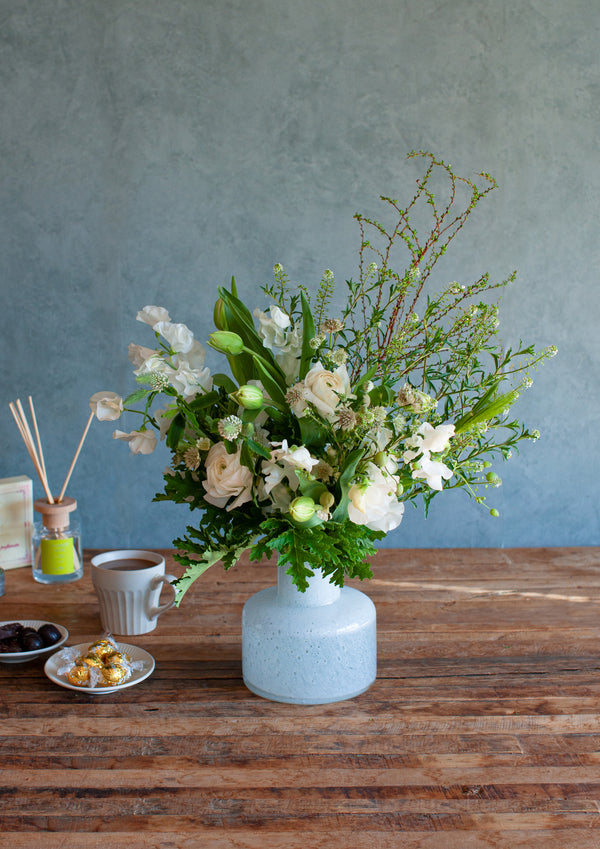 【ホワイトデー】チューリップを使った季節の花束 「spring blanc」【期間限定！ 春の花束】