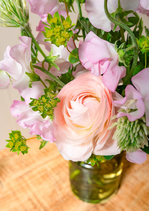 ラナンキュラスとスイートピーのスプリングブーケ 《ピンク》【2026年 スプリングギフト】