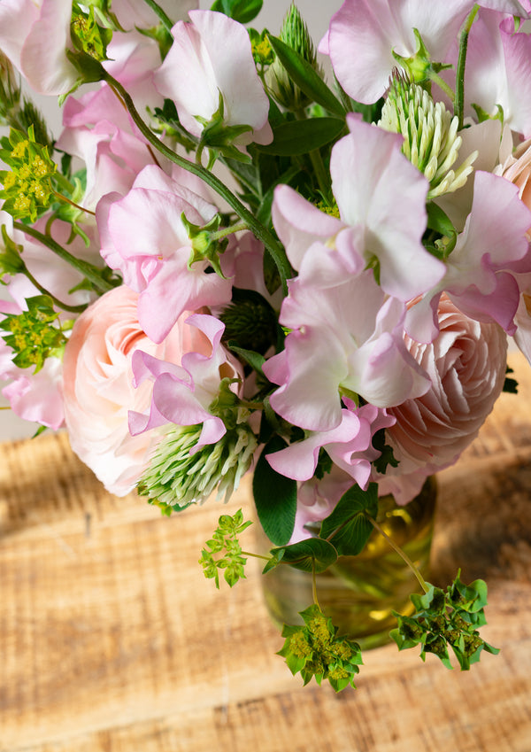 ラナンキュラスとスイートピーのスプリングブーケ 《ピンク》【2026年 スプリングギフト】